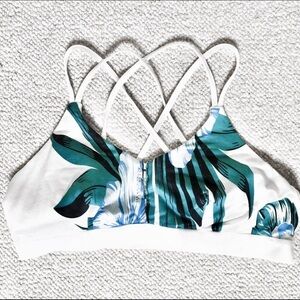 3/$25 🍄 SHEIN Tropical Sports Bra with palm fronds Size Large.